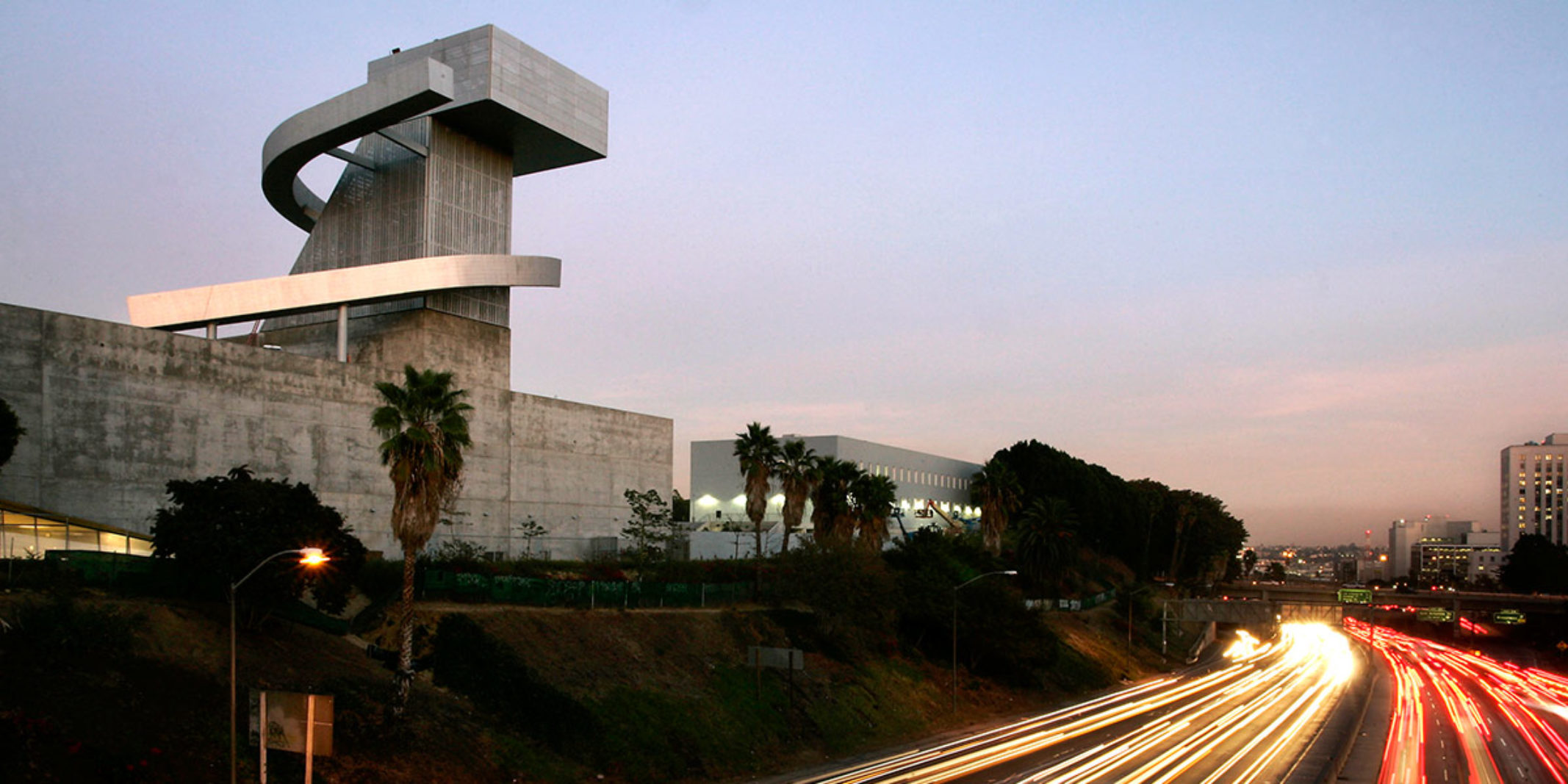 Picture of a Creative Building next to the highway